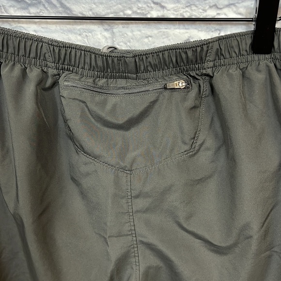 The North Face shorts | size Large | two toned gray - Picture 5 of 10